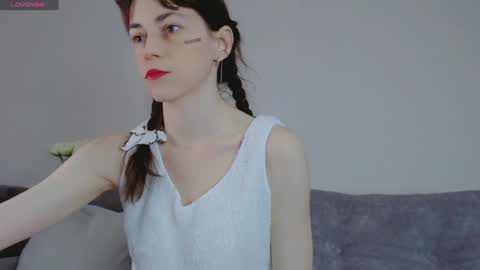 Snapshot of barbarian_girl chatting on 01/27/25, 12:37 Amina online show from 01/27/25, 12:37