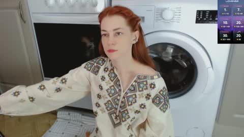 Snapshot of barbarian_girl chatting on 10/17/25, 06:21 Amina online show from 10/17/25, 06:21