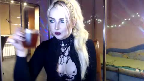 Victoria online show from 06/09/26, 12:44