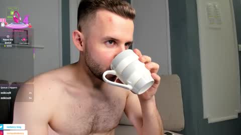 Snapshot of barberryx chatting on 09/21/25, 05:31 ENRIQUE online show from 09/21/25, 05:31