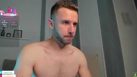 Snapshot of barberryx chatting on 10/10/25, 05:39 ENRIQUE online show from 10/10/25, 05:39