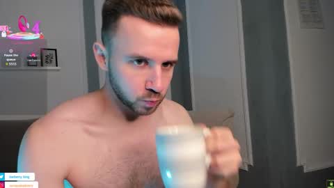 Snapshot of barberryx chatting on 11/27/25, 06:26 ENRIQUE online show from 11/27/25, 06:26