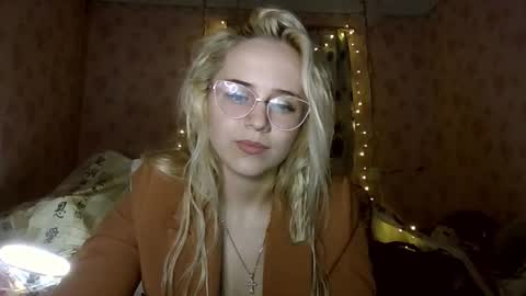 barbie___girl online show from 12/22/25, 07:00