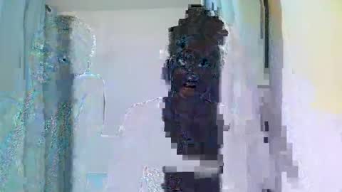 queen online show from 01/17/26, 12:37