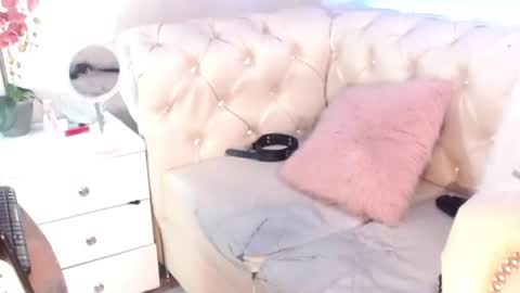 barbiefox_ online show from 07/08/26, 12:37