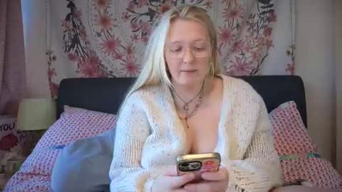 barbiegirl966 online show from 09/11/25, 08:47