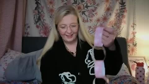 barbiegirl966 online show from 11/30/25, 10:14