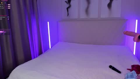  Emma online show from 10/19/25, 09:04