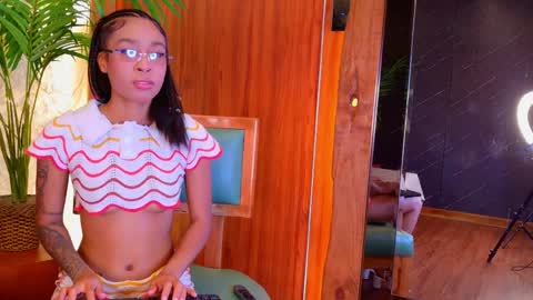 Snapshot of barbiie_black chatting on 03/31/26, 04:18 BARBIE BLACK online show from 03/31/26, 04:18