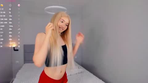 Mia online show from 04/15/26, 03:52