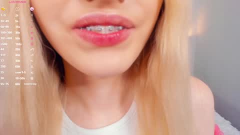 Mia online show from 06/02/26, 02:19
