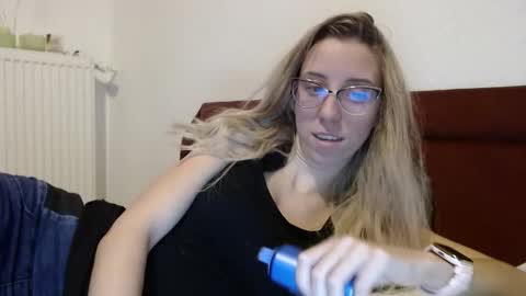 Lena online show from 02/11/26, 05:29