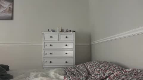 chicka online show from 09/11/25, 07:25