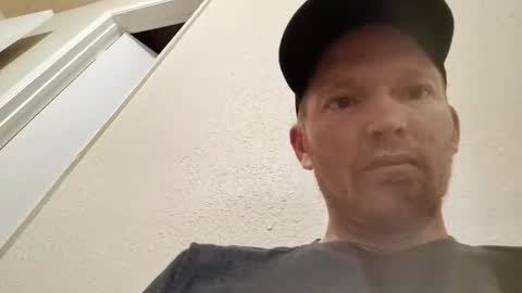 Snapshot of barniemay1 chatting on 04/21/26, 01:17 barniemay1 online show from 04/21/26, 01:17