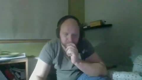 Snapshot of bart_poland chatting on 11/09/25, 09:35 bart_poland online show from 11/09/25, 09:35