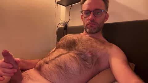 Snapshot of bartyboy11 chatting on 11/20/25, 11:37 Bartyboy online show from 11/20/25, 11:37