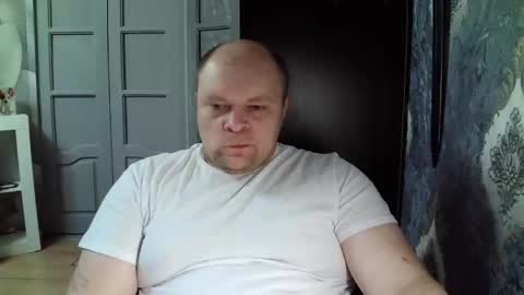 Snapshot of basi_look chatting on 02/14/25, 10:07 basi_look online show from 02/14/25, 10:07