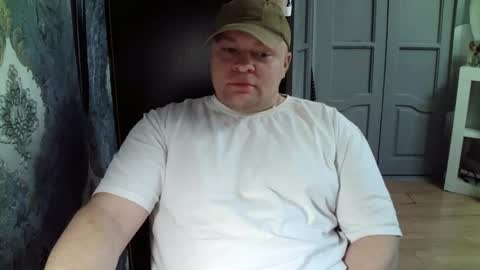 Snapshot of basi_look chatting on 02/19/25, 07:06 basi_look online show from 02/19/25, 07:06