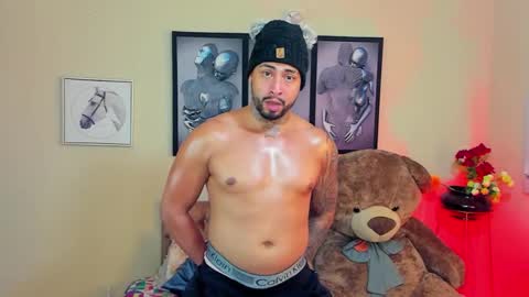 bastian_jones1 online show from 01/30/25, 10:29