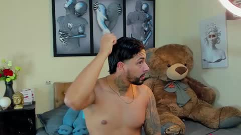 bastian_jones1 online show from 02/16/25, 10:21