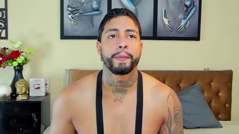 bastian_jones1 online show from 02/23/25, 11:04