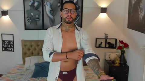 bastian_jones1 online show from 10/08/25, 12:41