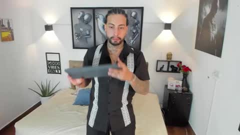 bastian_jones1 online show from 10/19/25, 06:47