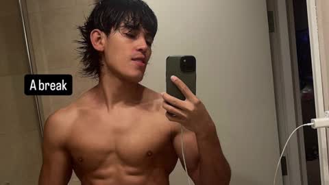 Snapshot of bastianmaalouf chatting on 01/19/25, 06:32 Bastian Maalouf online show from 01/19/25, 06:32