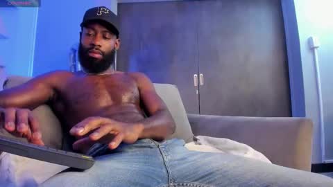 Snapshot of bastianrivas chatting on 11/10/25, 12:04 Bastian. online show from 11/10/25, 12:04