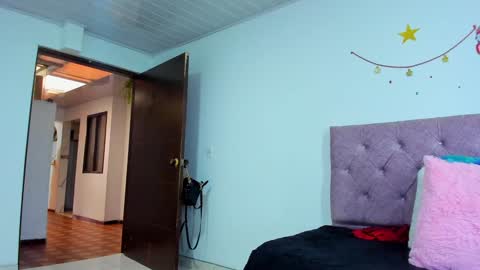 Snapshot of bathory_vamps chatting on 12/27/24, 04:32 online show from 12/27/24, 04:32