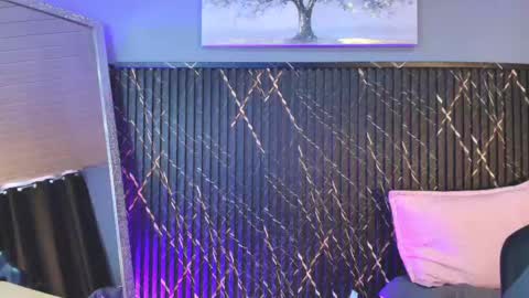 Snapshot of bathory_vamps chatting on 09/28/25, 02:22 online show from 09/28/25, 02:22