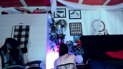    online show from 04/10/26, 07:51