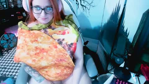 Audrey online show from 10/08/25, 05:16