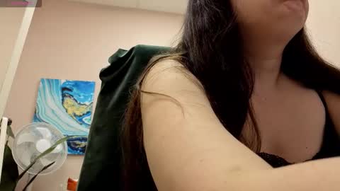 Snapshot of battymoll chatting on 11/02/25, 03:36 battymoll online show from 11/02/25, 03:36