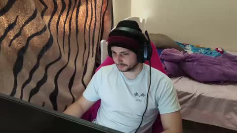 Snapshot of baxxline chatting on 02/21/25, 08:27 Baxxline online show from 02/21/25, 08:27