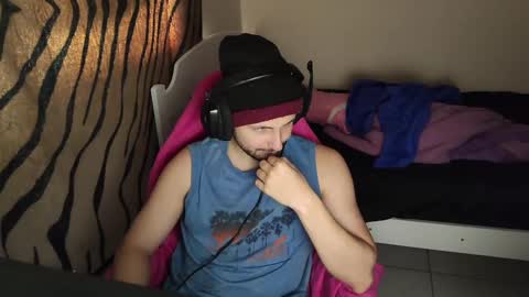 Snapshot of baxxline chatting on 03/05/25, 08:32 Baxxline online show from 03/05/25, 08:32