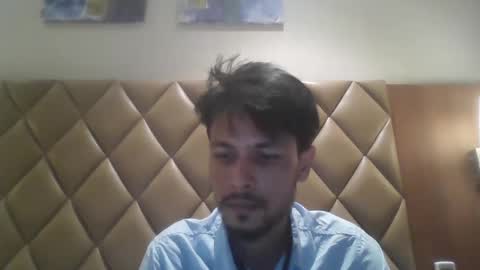 Snapshot of baybeeboi4u2 chatting on 01/08/25, 05:15 Neel online show from 01/08/25, 05:15