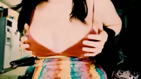 Snapshot of baztobias1 chatting on 09/24/25, 06:33 Brynn Vixen online show from 09/24/25, 06:33