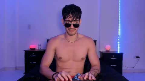 Valentino online show from 01/09/25, 09:26