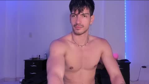 Valentino online show from 02/12/25, 09:11