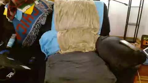 bbboooyyy11 online show from 10/19/25, 12:44