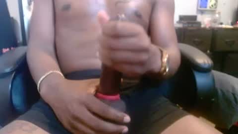 Snapshot of bbc_elrey chatting on 07/16/26, 04:35 Racks online show from 07/16/26, 04:35