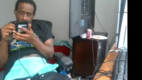 rocker n queen online show from 05/17/26, 06:48