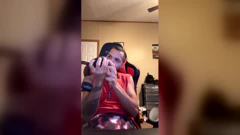 Snapshot of bbctyl17 chatting on 12/19/25, 04:47 BBCTy online show from 12/19/25, 04:47