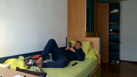 Snapshot of bbnamelezz chatting on 10/23/25, 07:29 BB Namelezz online show from 10/23/25, 07:29