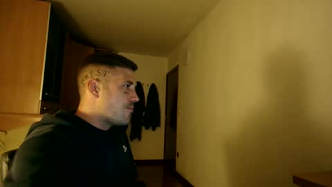 Snapshot of bbnamelezz chatting on 10/27/25, 09:19 BB Namelezz online show from 10/27/25, 09:19