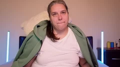 Snapshot of bbw_goddes chatting on 11/20/25, 11:32 Love online show from 11/20/25, 11:32