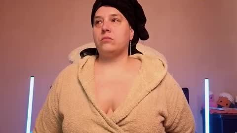 Snapshot of bbw_goddes chatting on 01/15/26, 10:35 Love online show from 01/15/26, 10:35