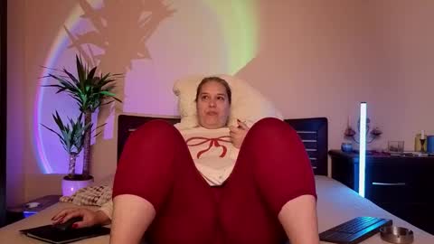 Snapshot of bbw_goddes chatting on 02/24/26, 07:39 Love online show from 02/24/26, 07:39