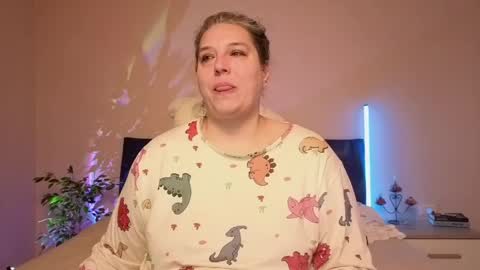 Love online show from 04/01/26, 03:42